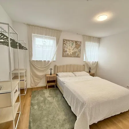 Luxury 4 Bedrooms Self Check In Out דירה