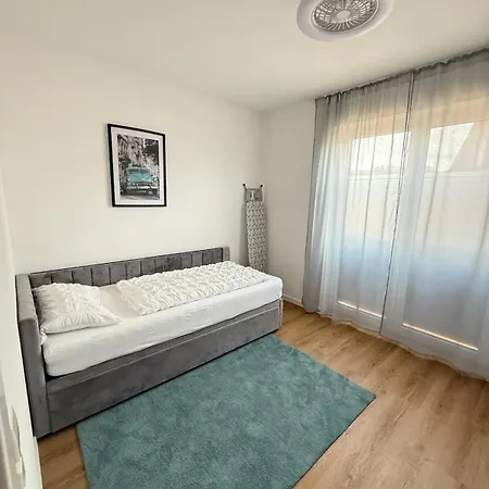 Luxury 4 Bedrooms Self Check In Out *