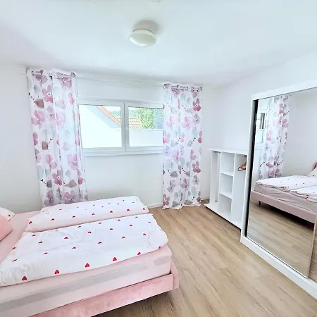 Luxury 4 Bedrooms Self Check In Out * Ebersbach an der Fils