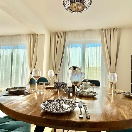 Luxury 4 Bedrooms Self Check In Out דירה Ebersbach an der Fils